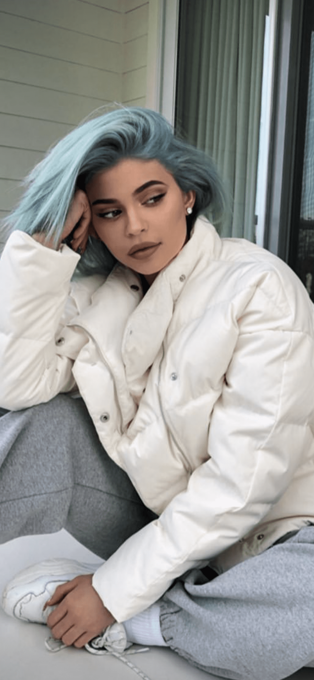 1080x2340 Wallpaper Kylie Jenner Jenner Blue Hair 2019 HD Wallpaper