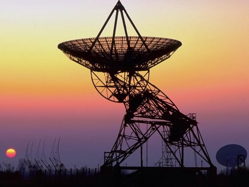 1024x768 Radio Telescope Wallpaper
