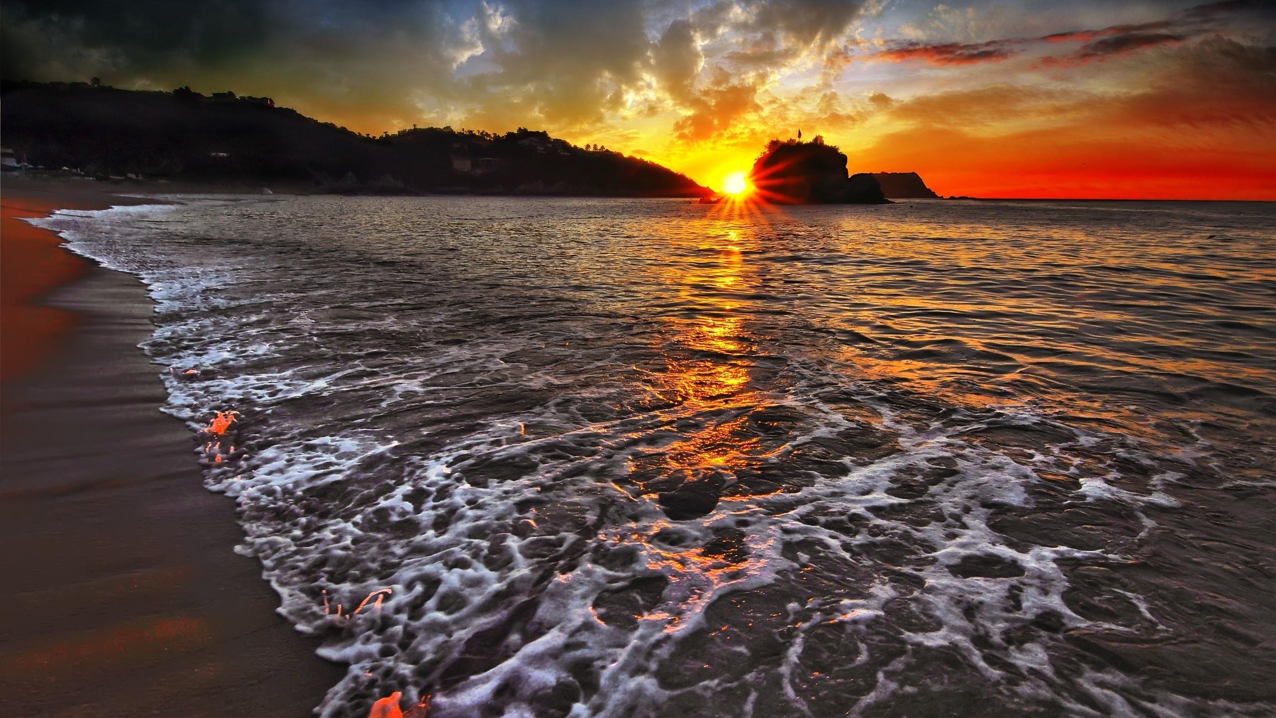 2560x1440 Amazing Ocean Foam & Beach desktop PC and Mac wallpaper