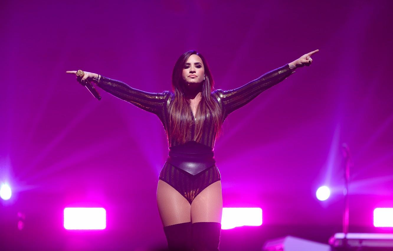 1332x850 Wallpaper music, artist, demi lovato, concert image for desktop, section музыка