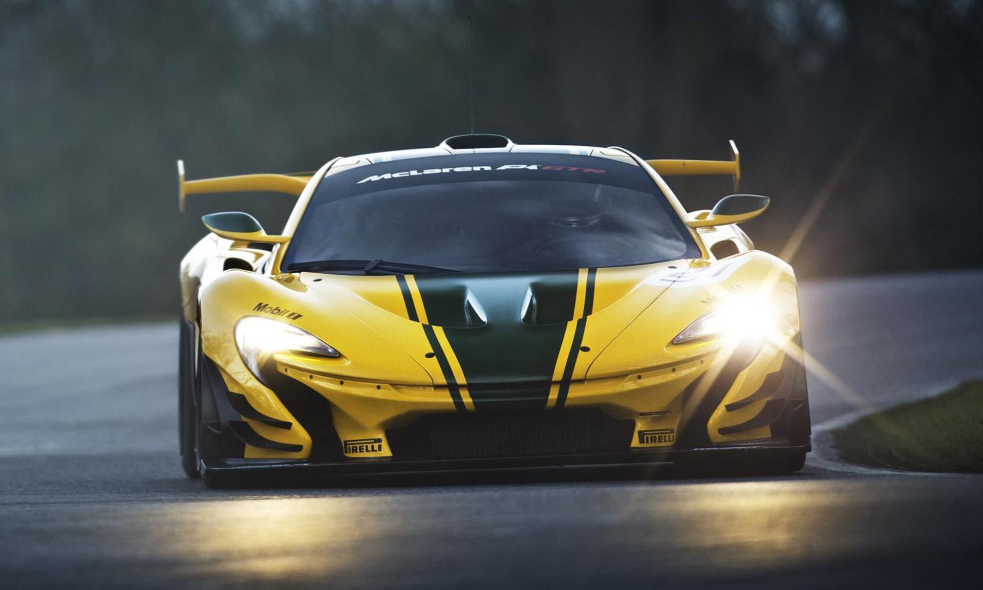 1920x1153 McLaren P1 GTR Hits Track Alongside F1 GTR Ahead Of Geneva Debut: Video