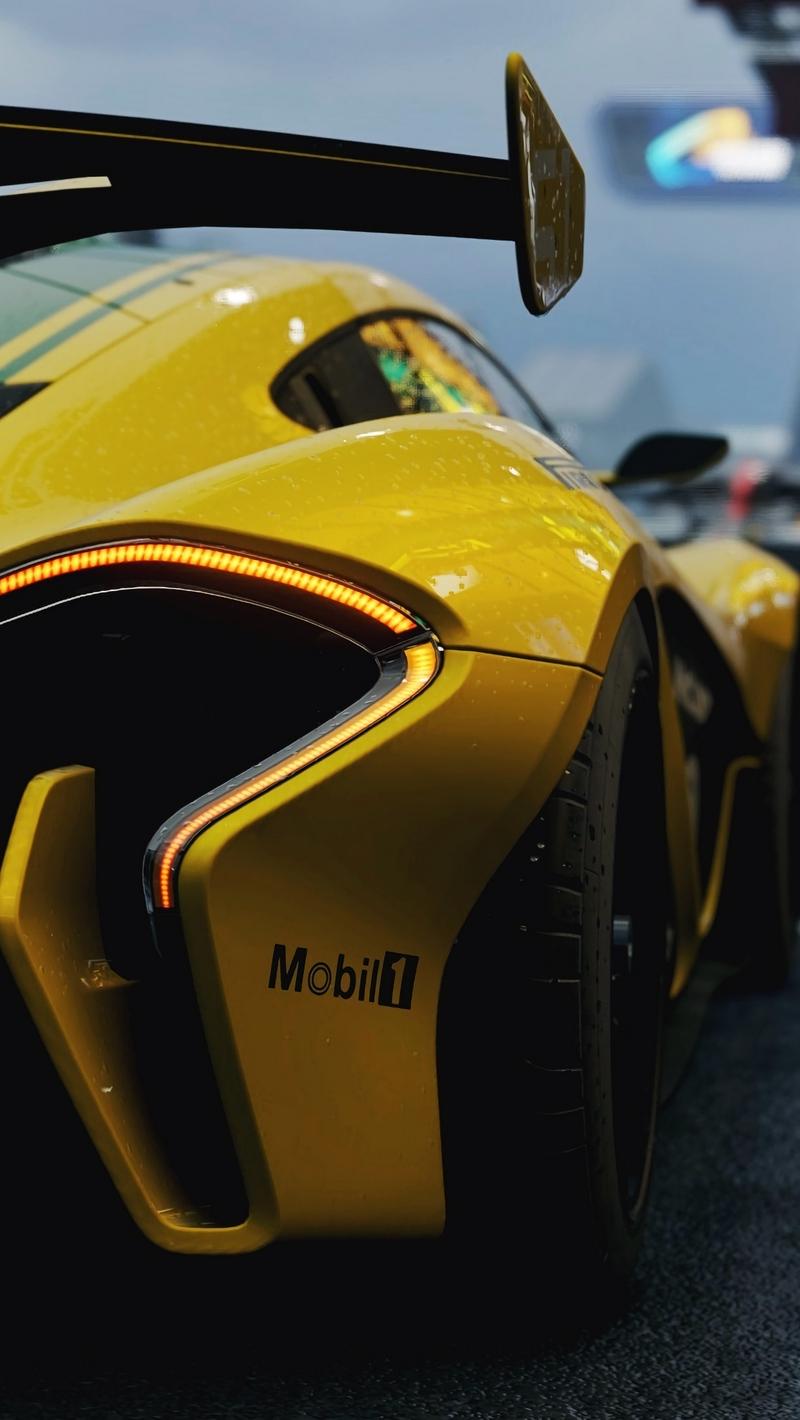 800x1420 White Mclaren P1 Gtr Wallpaper