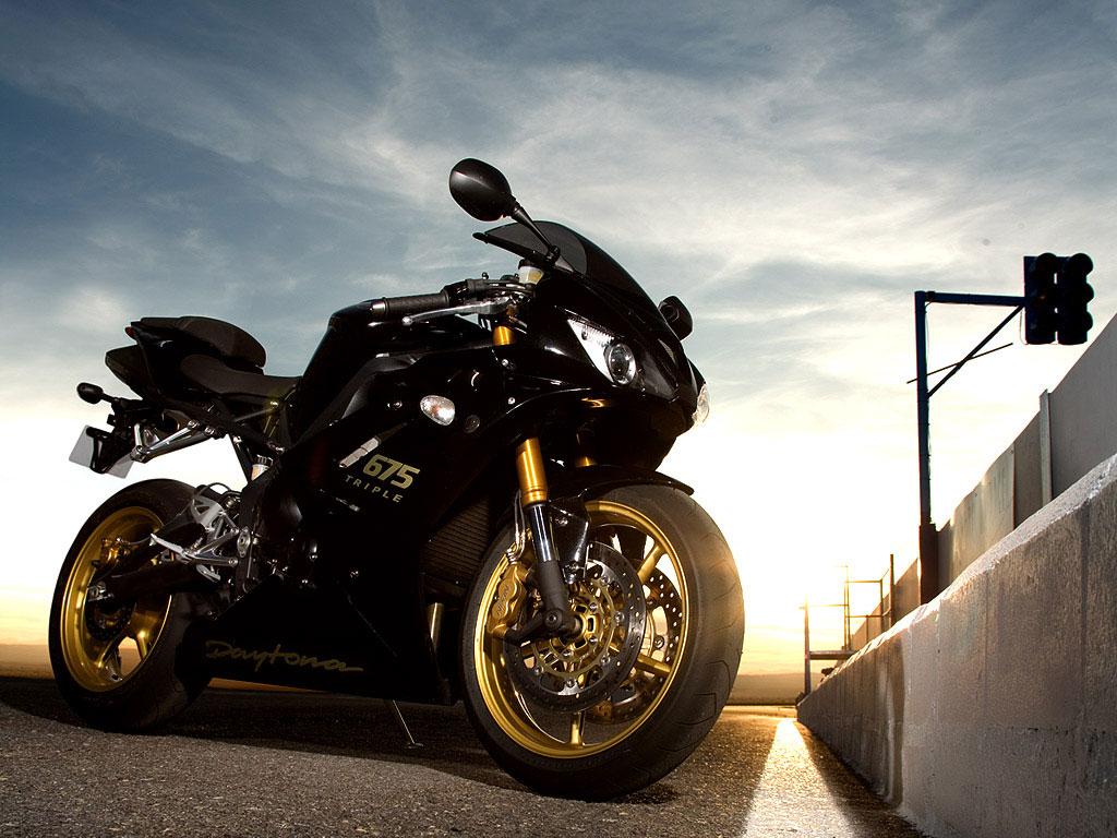 1024x768 Wallpaper Moto Triumph Daytona 675 SE Tuning Extreme