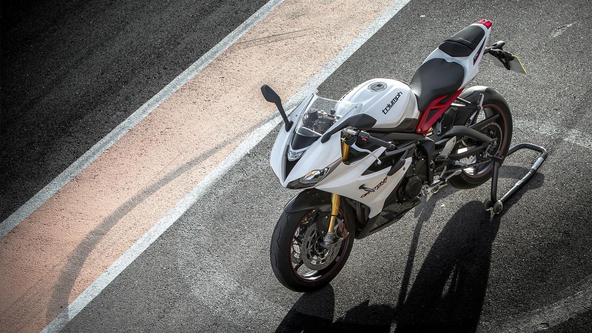 1920x1080 Triumph Daytona 675R Wallpaper