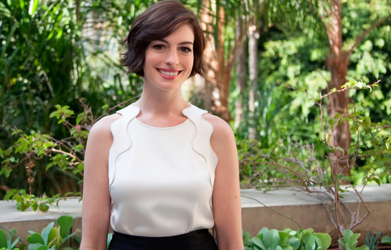 1332x850 Wallpaper Anne Hathaway, press conference, Interstellar, Interstellar, October - for desktop, section девушки
