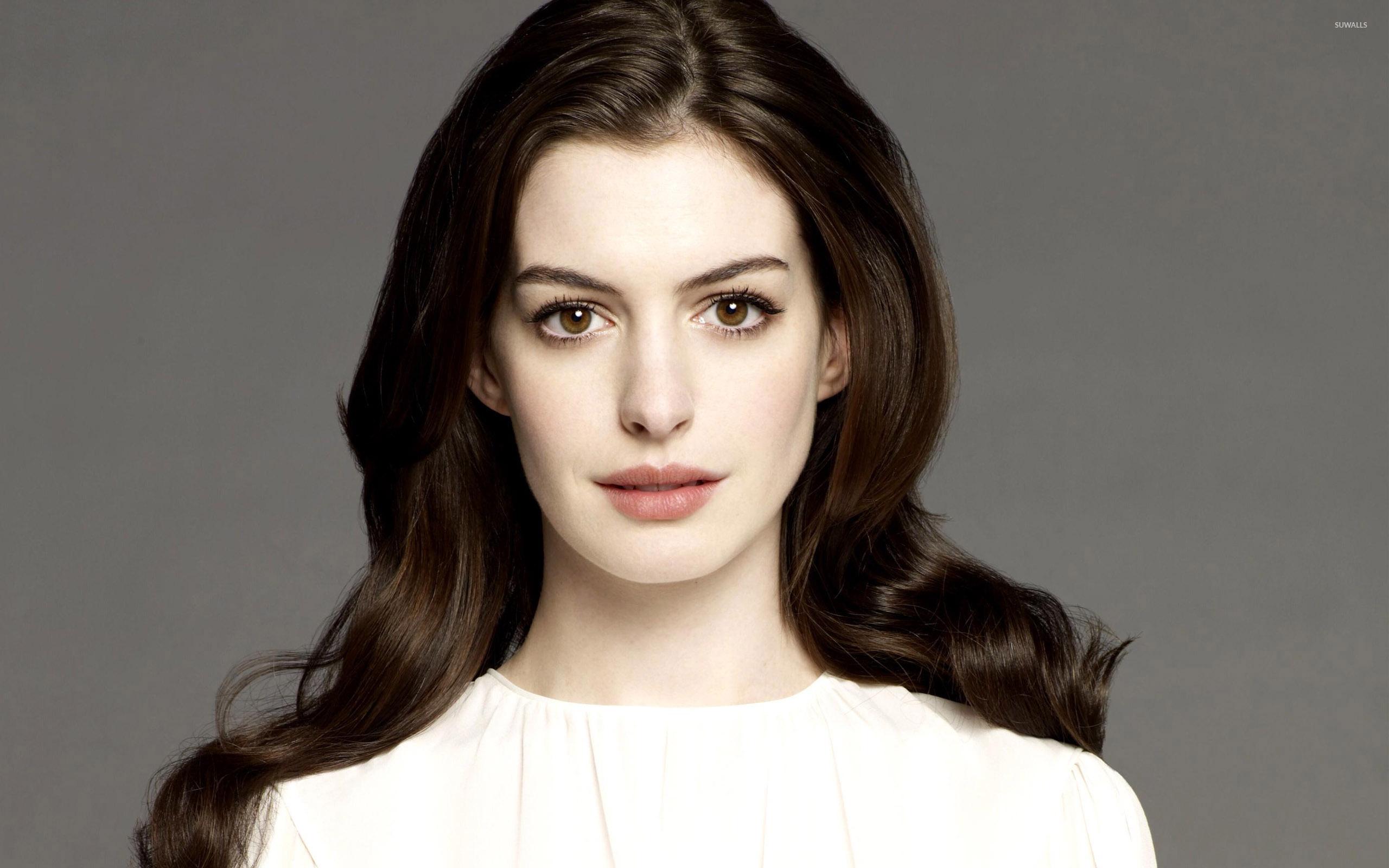 2560x1600 Anne Hathaway [18] wallpaper wallpaper