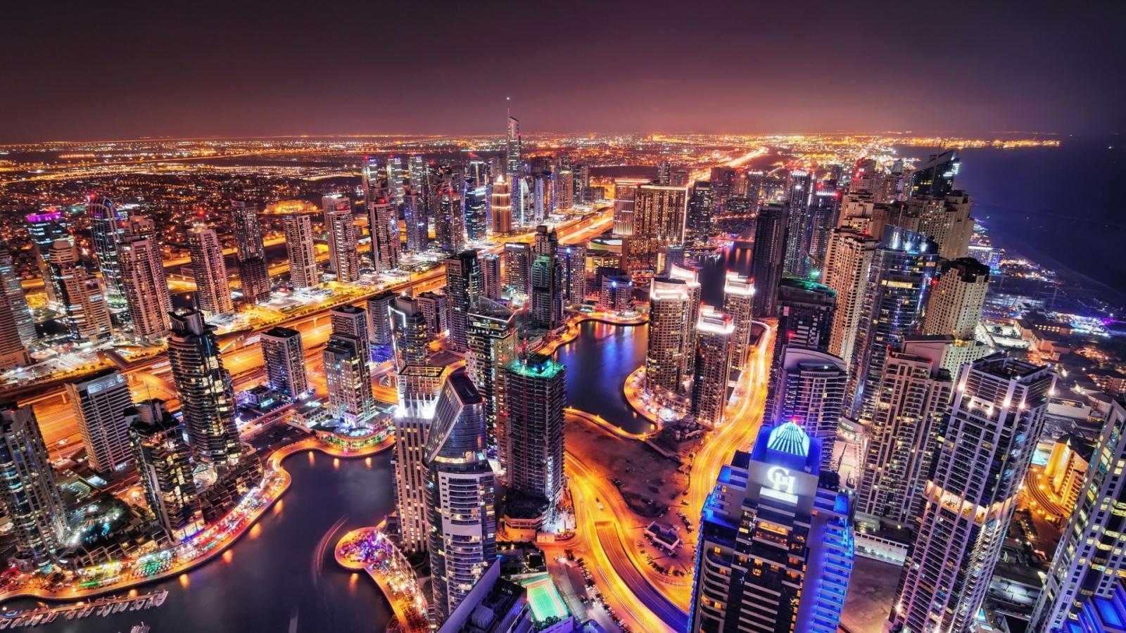 1600x900 Dubai Marina Mall Evening Wallpaper