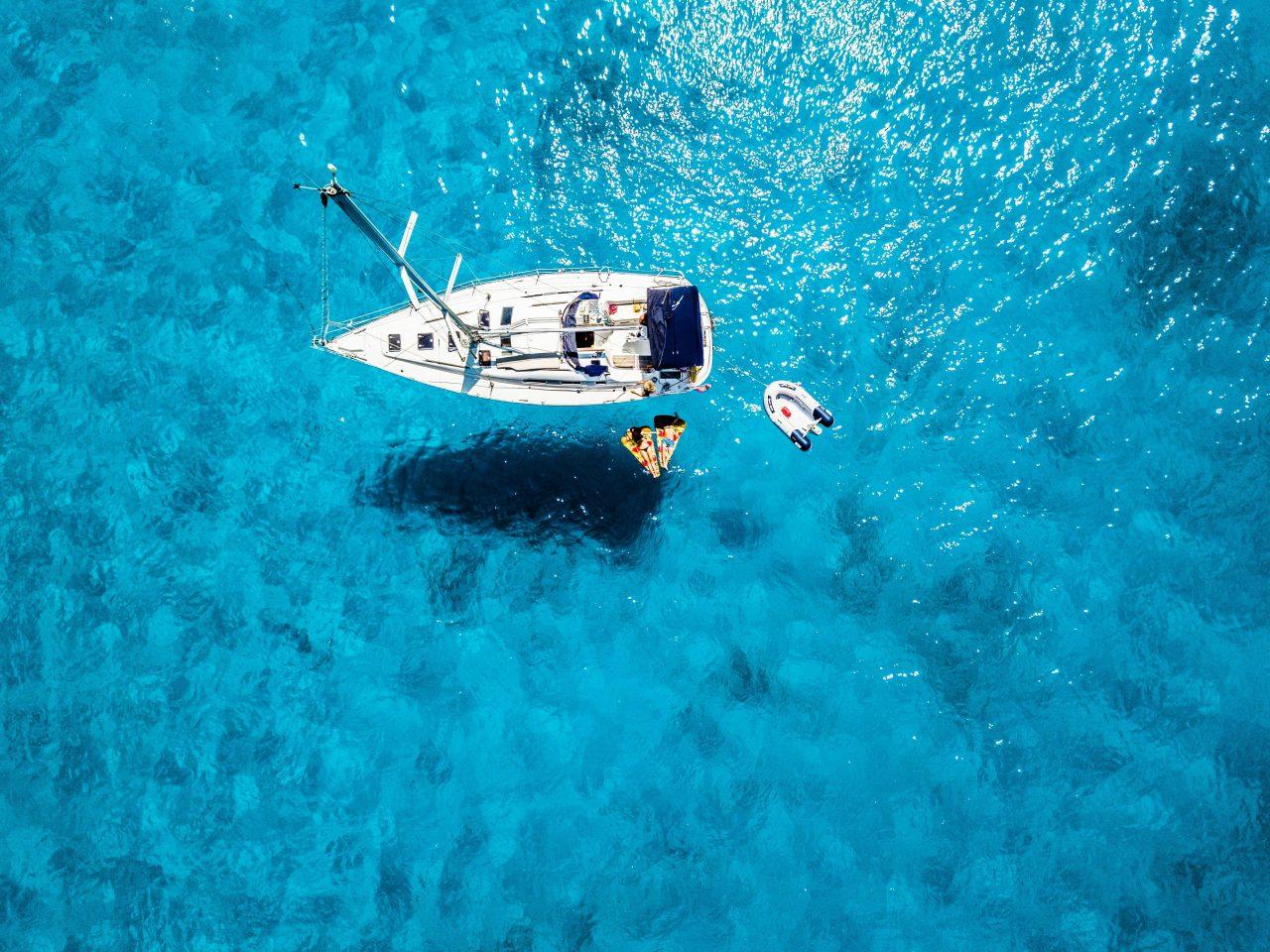 1280x960 A Resting Sailing Boat on Crystal Clear Water Definition, High Resolution HD Wallpaper : High Definition, High Resolution HD Wallpaper