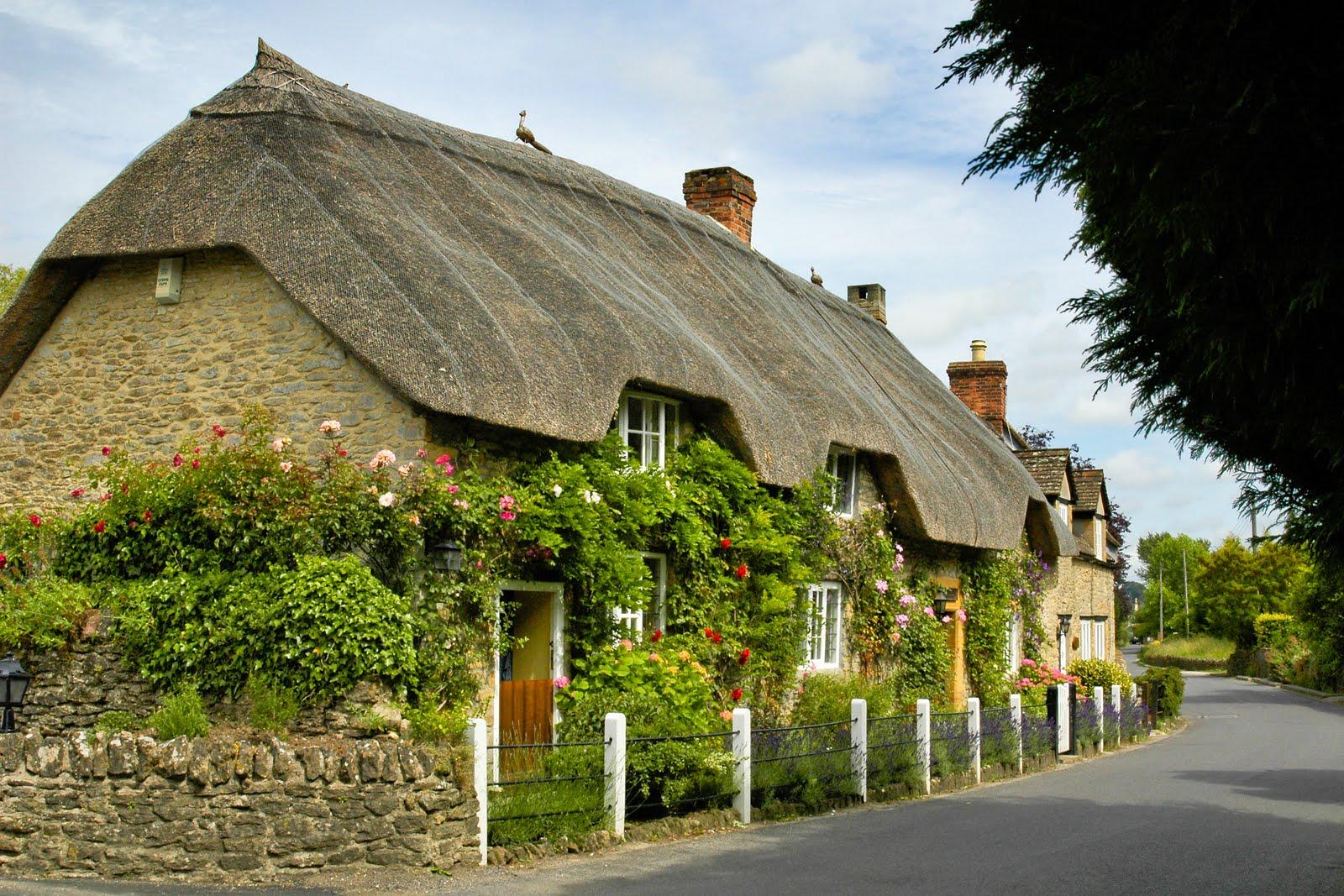 1600x1067 Beautiful Village HD Wallpaper!
