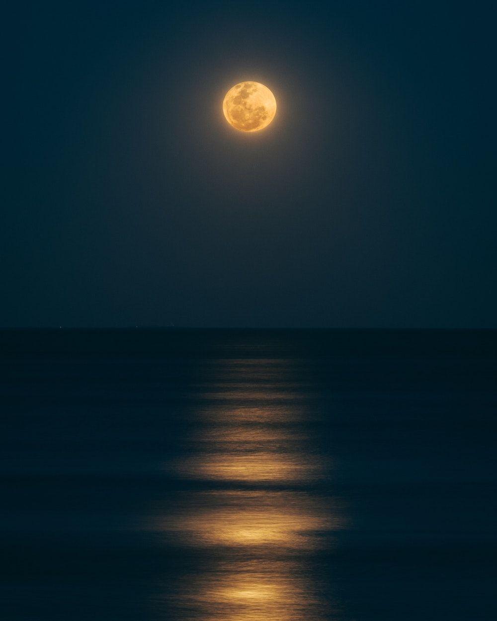 1000x1250 Moon Image [HD]. Download Free Picture