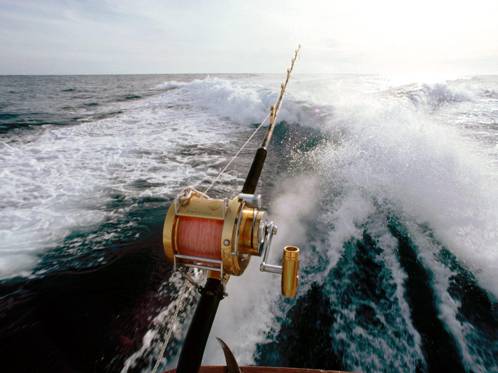 1600x1200 Sport Fishing Boat Wallpaper