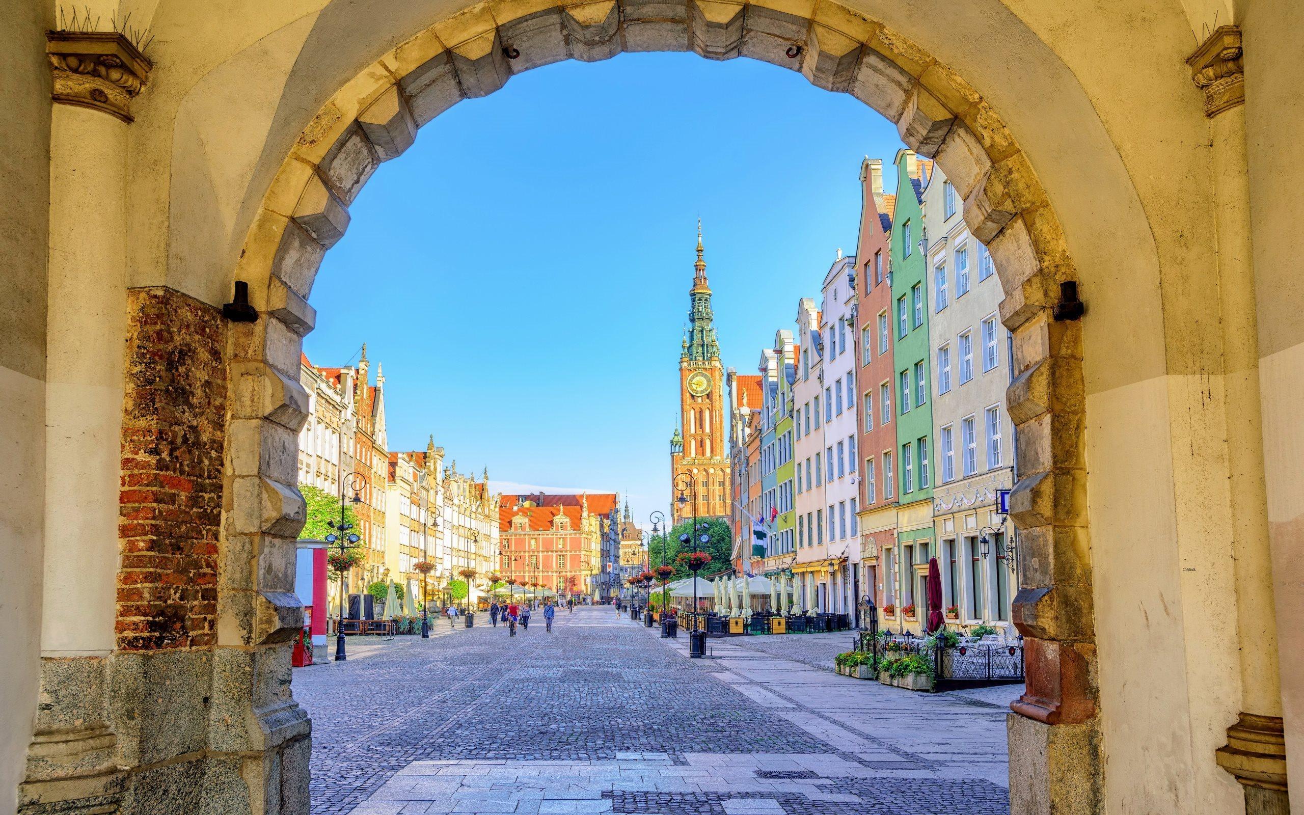 2560x1600 Download wallpaper Old town, Dluga street, square, arch, Gdansk, Poland for desktop with resolution 2560x1600. High Quality HD picture wallpaper