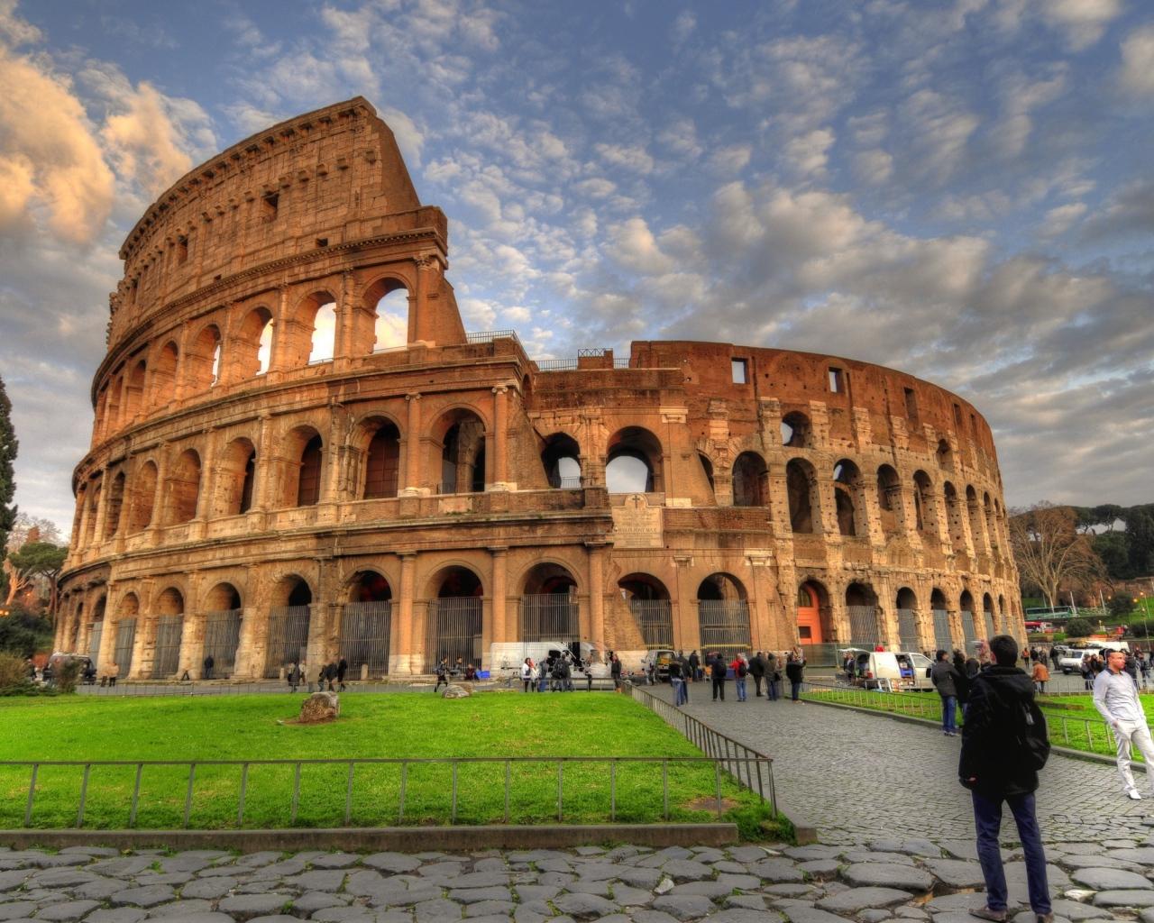 1280x1024 Amazing Colosseum in Rome, Italy Desktop wallpaper 1280x1024