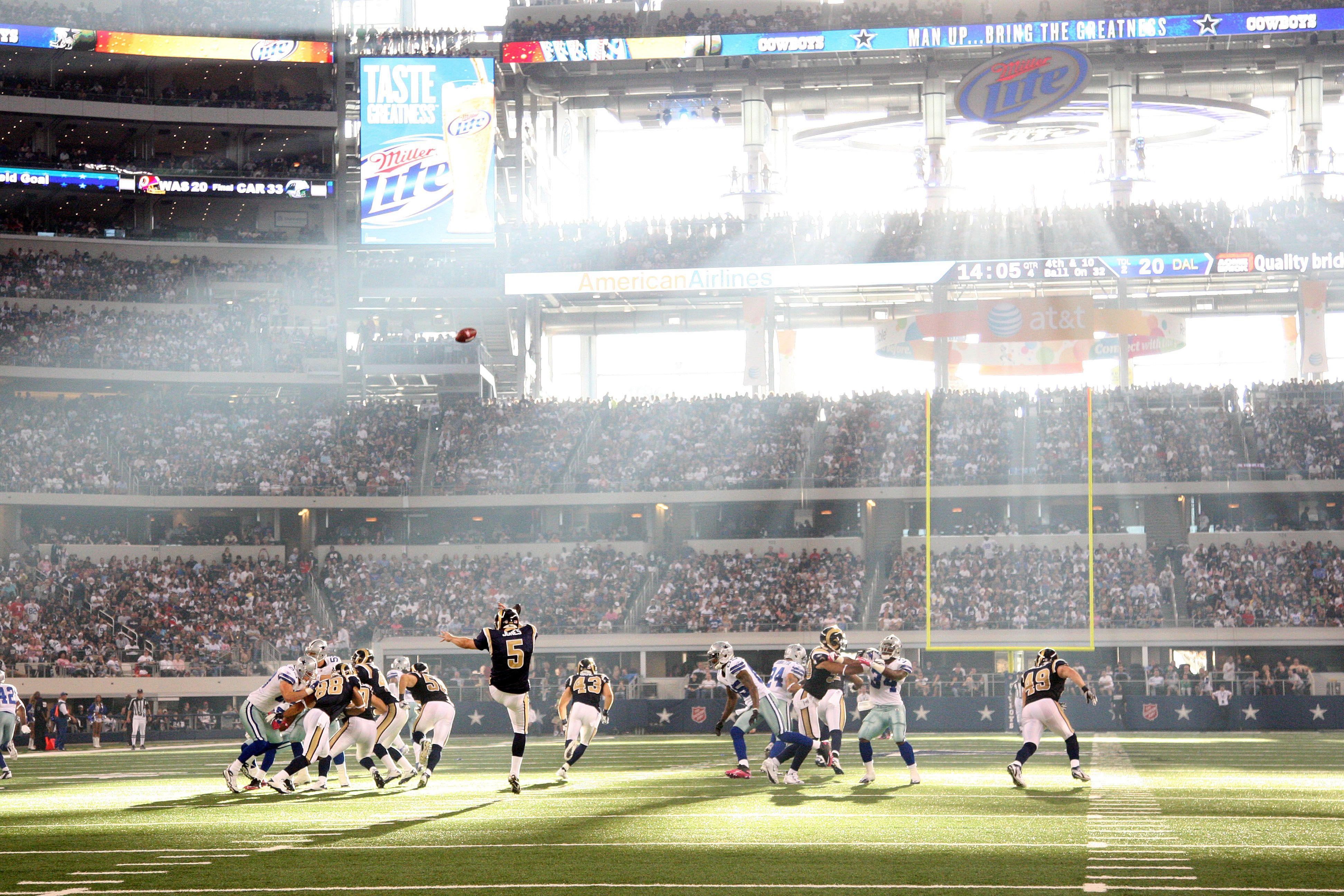 3888x2592 Rugby, football, stadium, the rays of light, cool atmosphere. Nfl football wallpaper, Sports picture, Football wallpaper