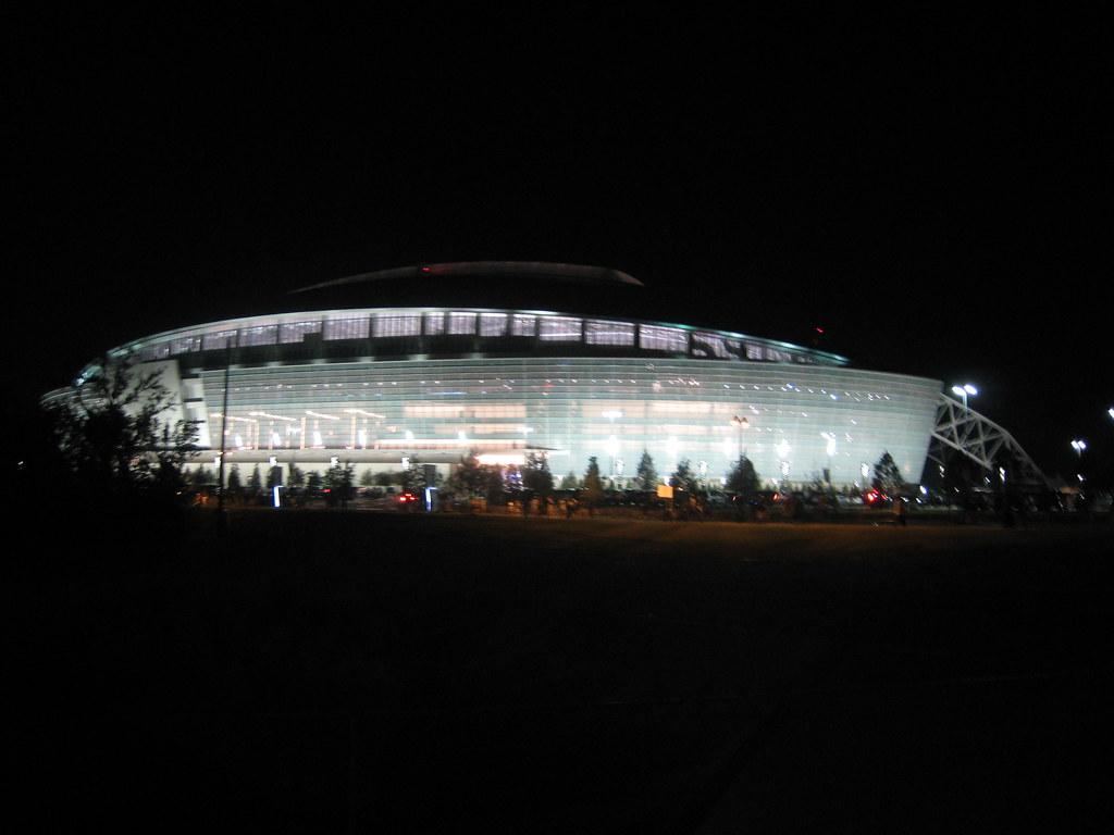1024x768 Dallas Cowboys Stadium At Night. Licensed Under A Creative
