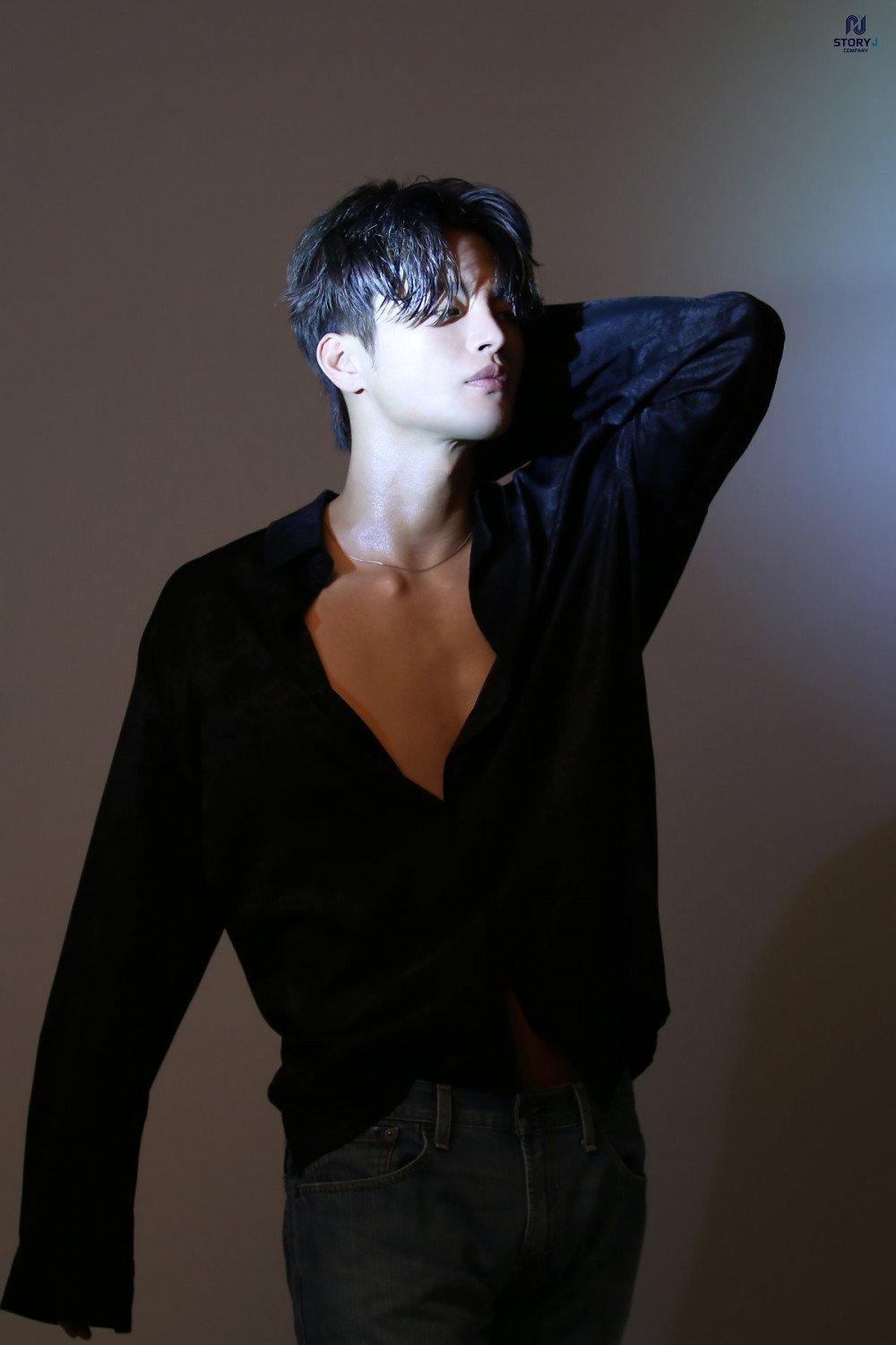 1000x1500 Seo In Guk Releases Sultry New Profile Photo As He Prepares For His Small Screen Return