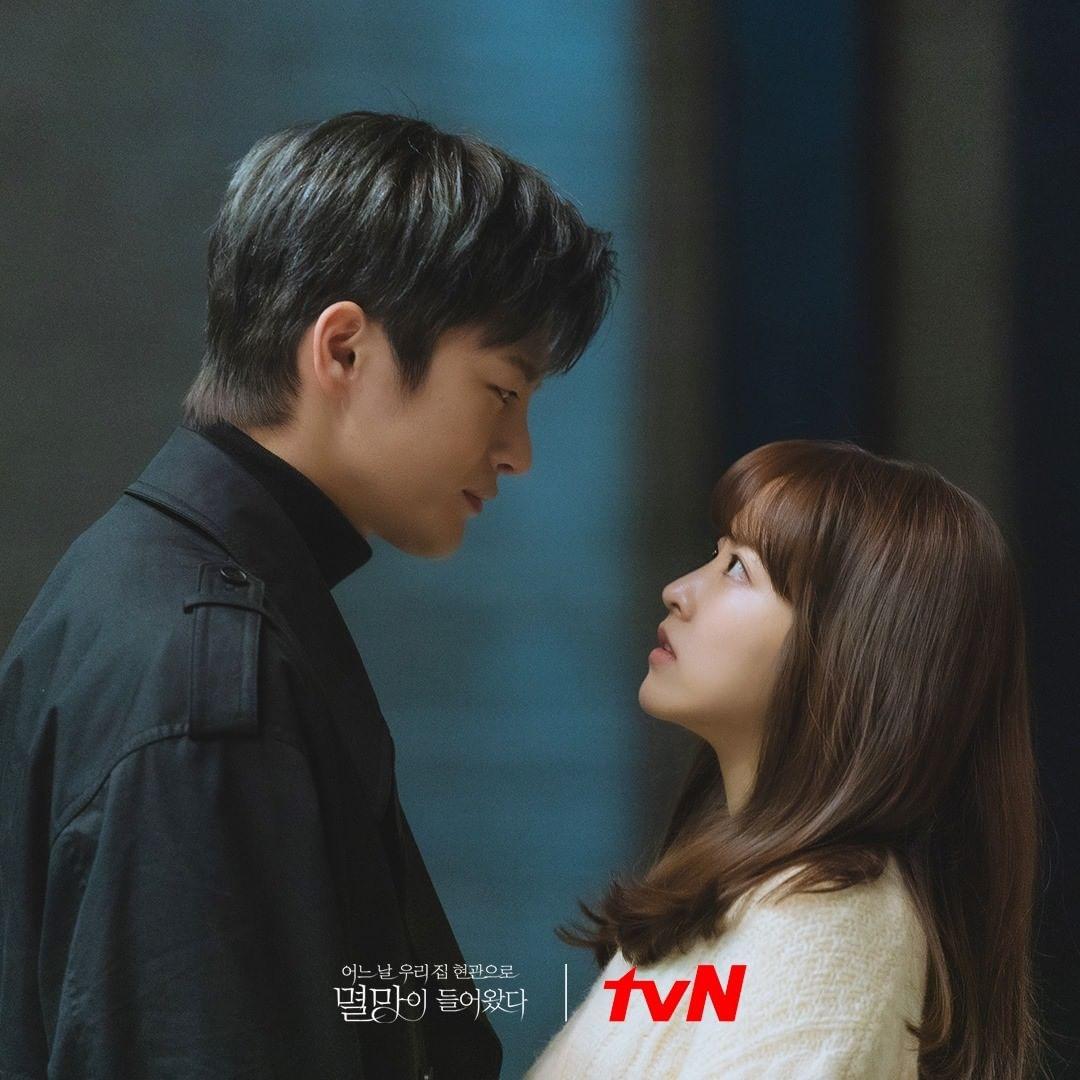 1080x1080 Park Bo Young And Seo In Guk Make Heart Fluttering Eye Contact In “Doom At Your Service”