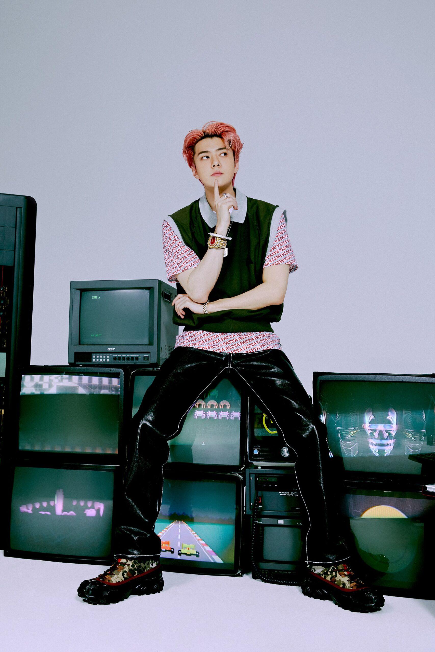 1707x2560 EXO SC To Hold Guns In Next Teaser Image In '1 Billion Views'