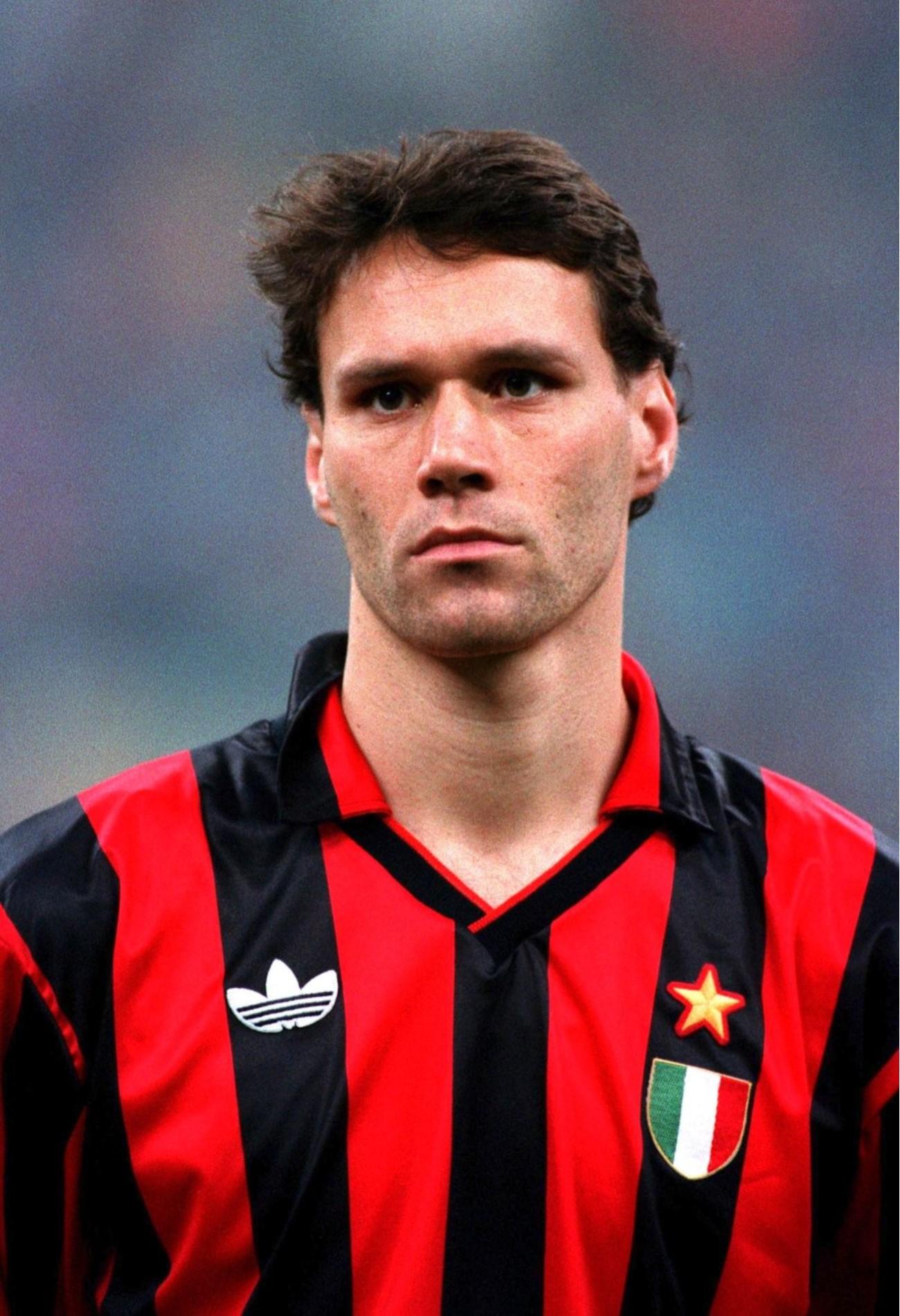 1300x1900 Greatest Centre Forwards of All Time In Boots