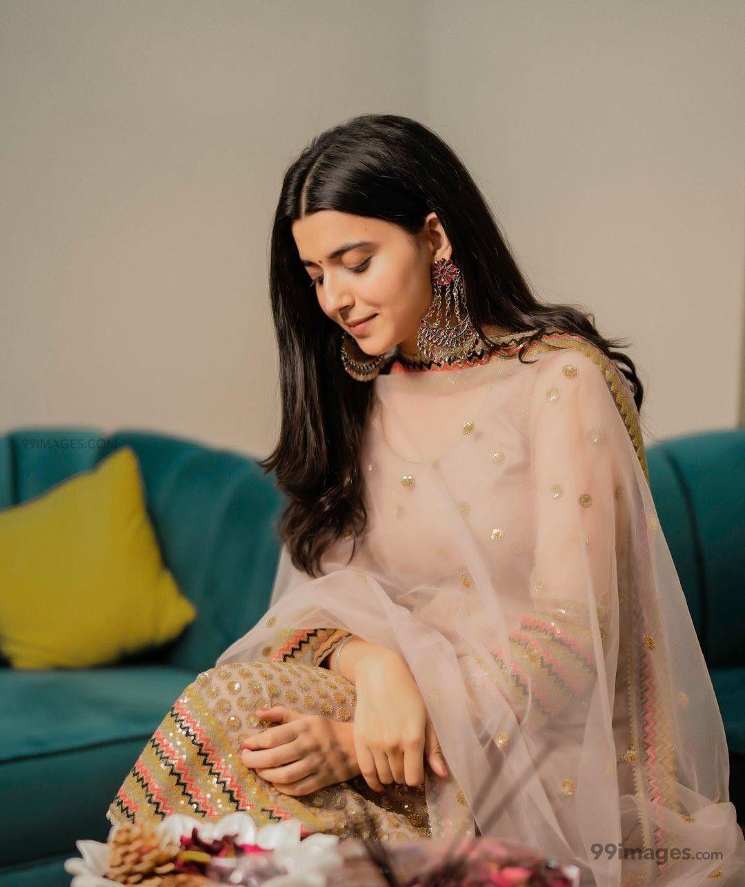 1080x1286 Nimrat Khaira HD Wallpaper (Desktop Background / Android / iPhone) (1080p, 4k) (1080x1286) (2021)