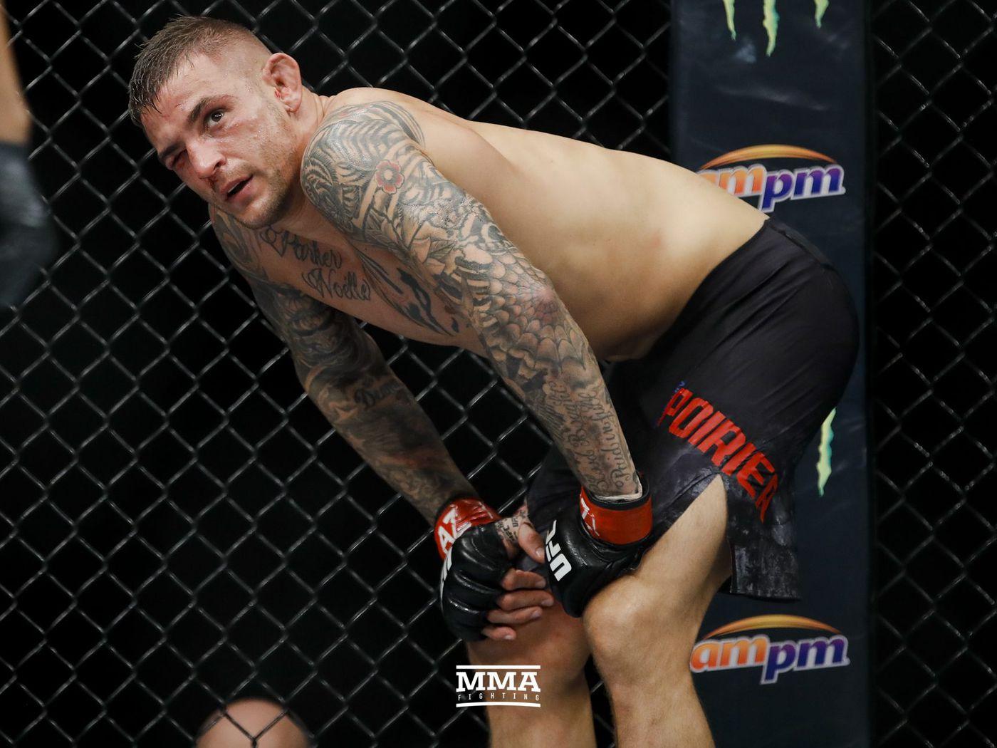 1400x1050 Dustin Poirier shows off badly damaged leg after Justin Gaethje fight