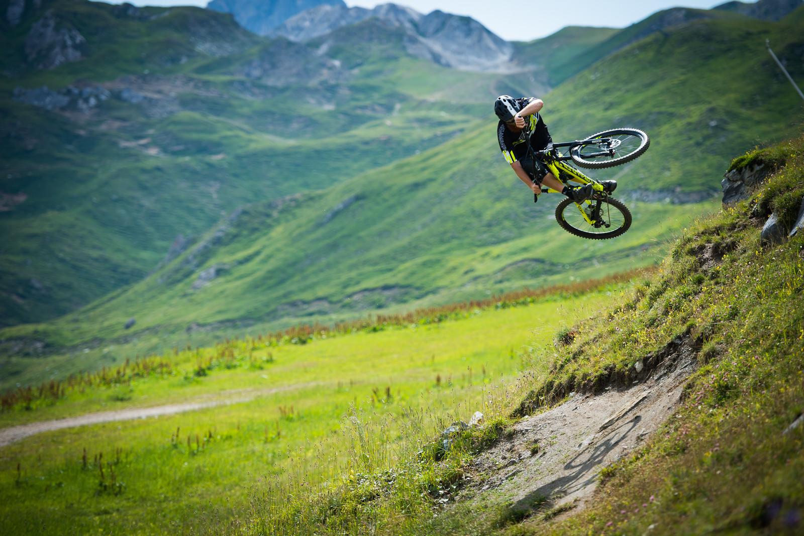 Commencal Wallpapers - Top Free Commencal Backgrounds - WallpaperAccess