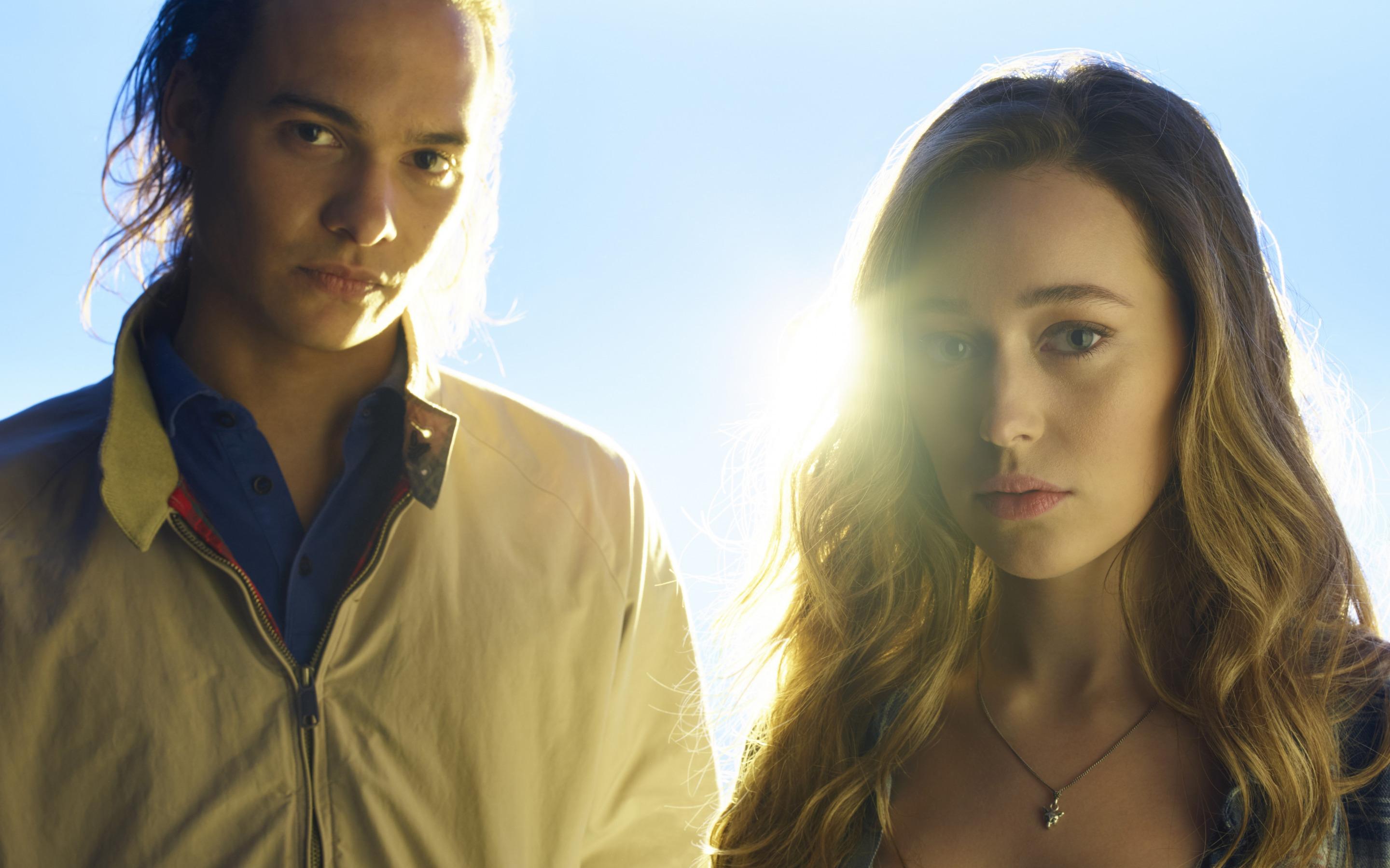 2880x1800 Download wallpaper Fear the Walking Dead, Frank Dillane, Alycia Debnam Carey, American actors, American television series, Nick Clark, Alicia Clark for desktop with resolution 2880x1800. High Quality HD picture wallpaper