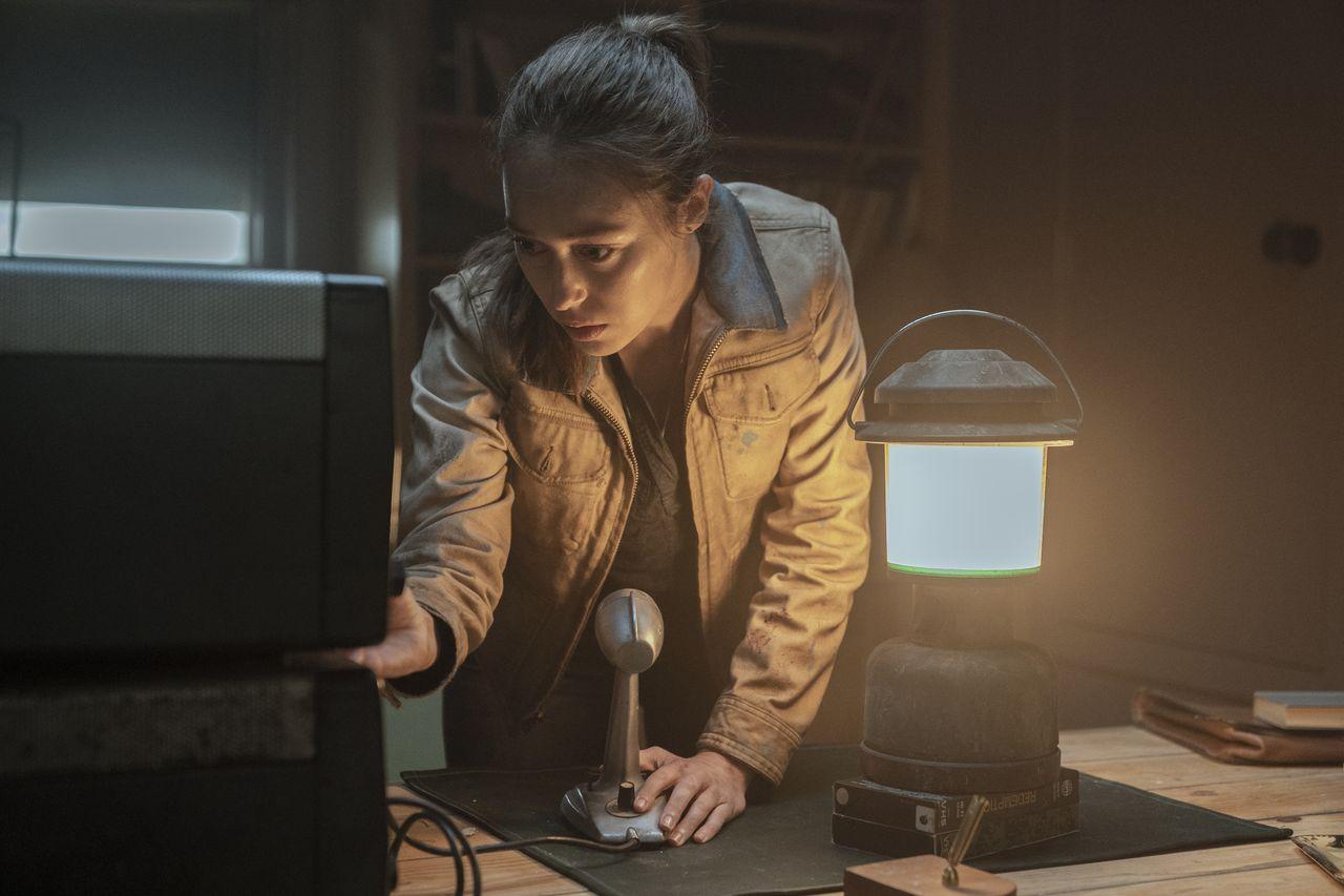 1280x853 Alycia Debnam Carey As Alicia Clark The Walking Dead _ Season 6 Credit: Ryan Green AM Image Gallery