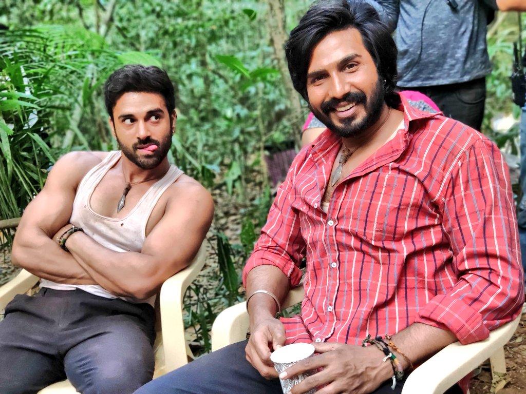 1024x768 VISHNU VISHAL V dear friend is being a bandar in dis pic but im d actual nakalchi bandar on sets :) #haathimeresaathi #kadan #aranya :) trilingual :)