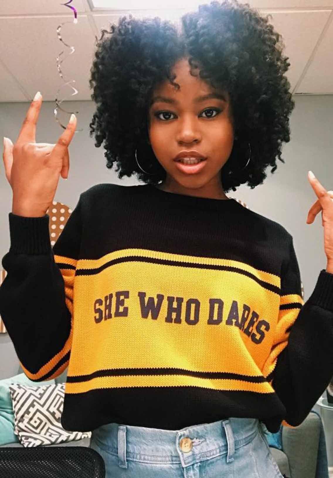 1136x1628 Riele Downs Wallpaper