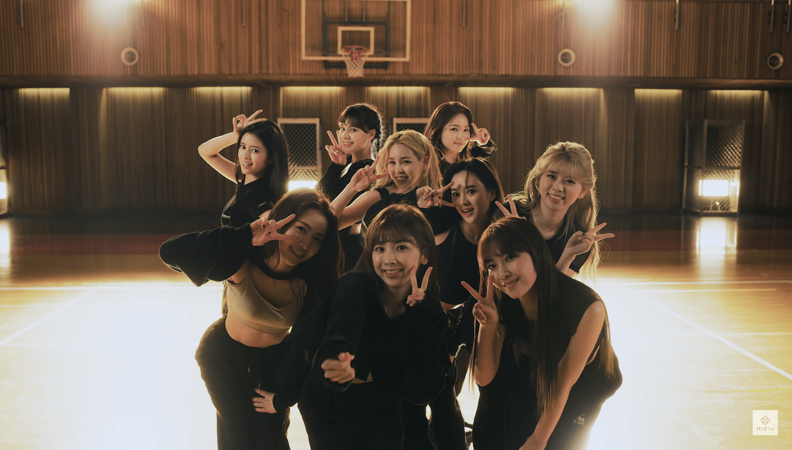 2519x1433 really good wallpaper from the dance performance video of take a picture: niziu