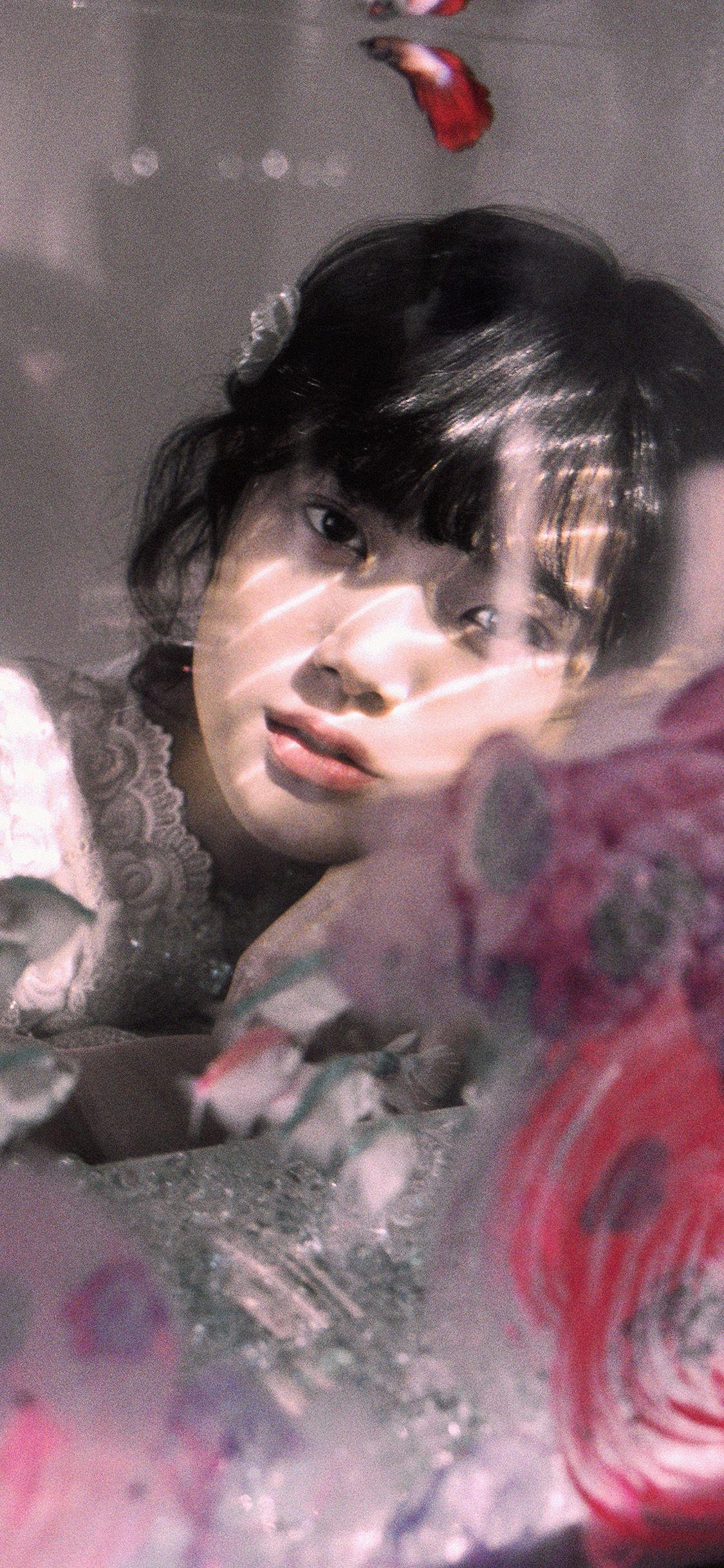 1125x2436 Girl Asian Red Kpop