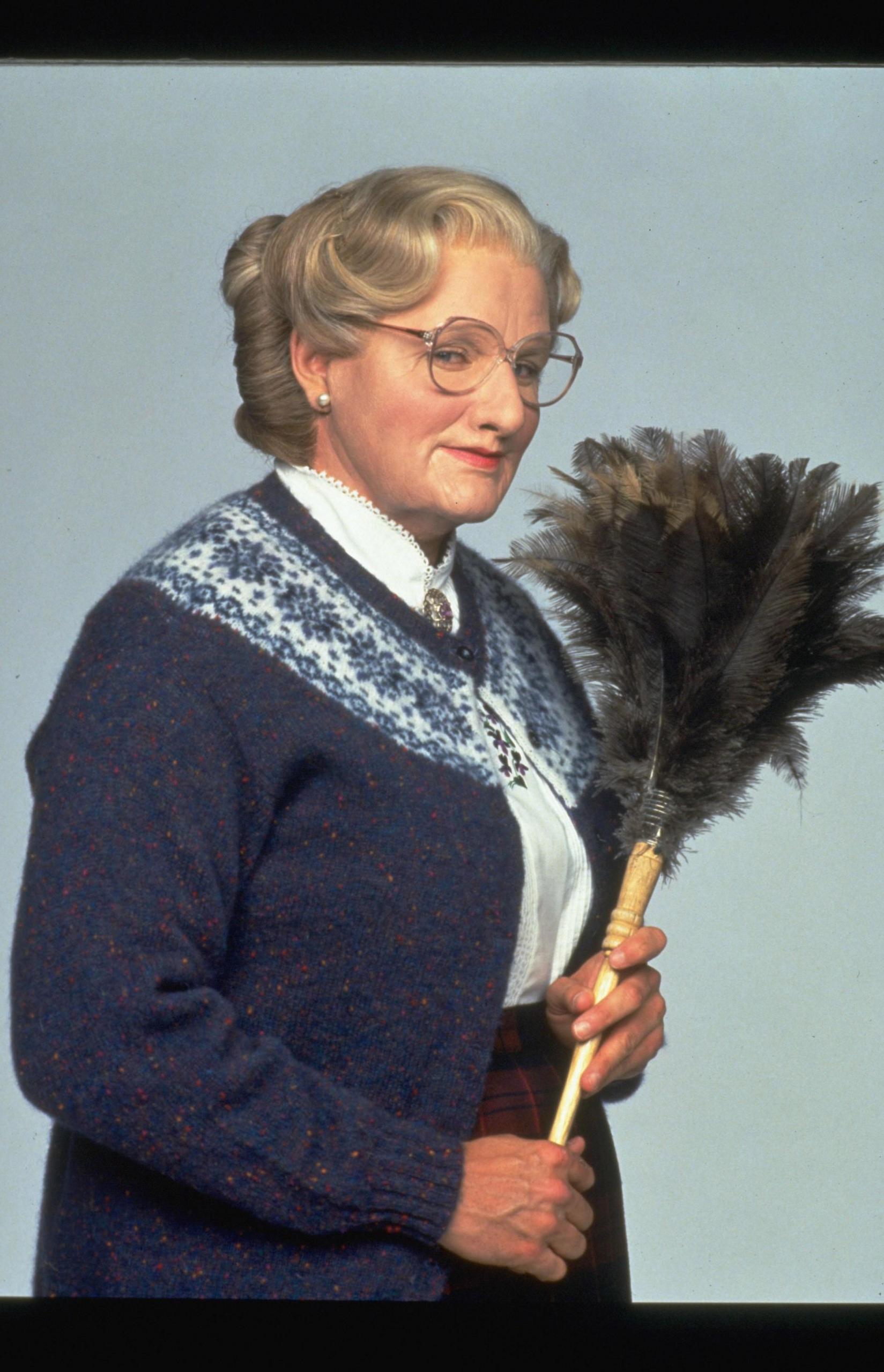 1649x2560 Mrs. Doubtfire Williams Photo