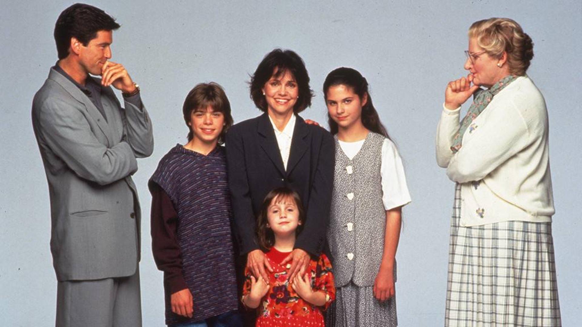 1920x1080 MRS. DOUBTFIRE 25th Anniversary Reunion Brings Pierce Brosnan Together With The Kids From the Film