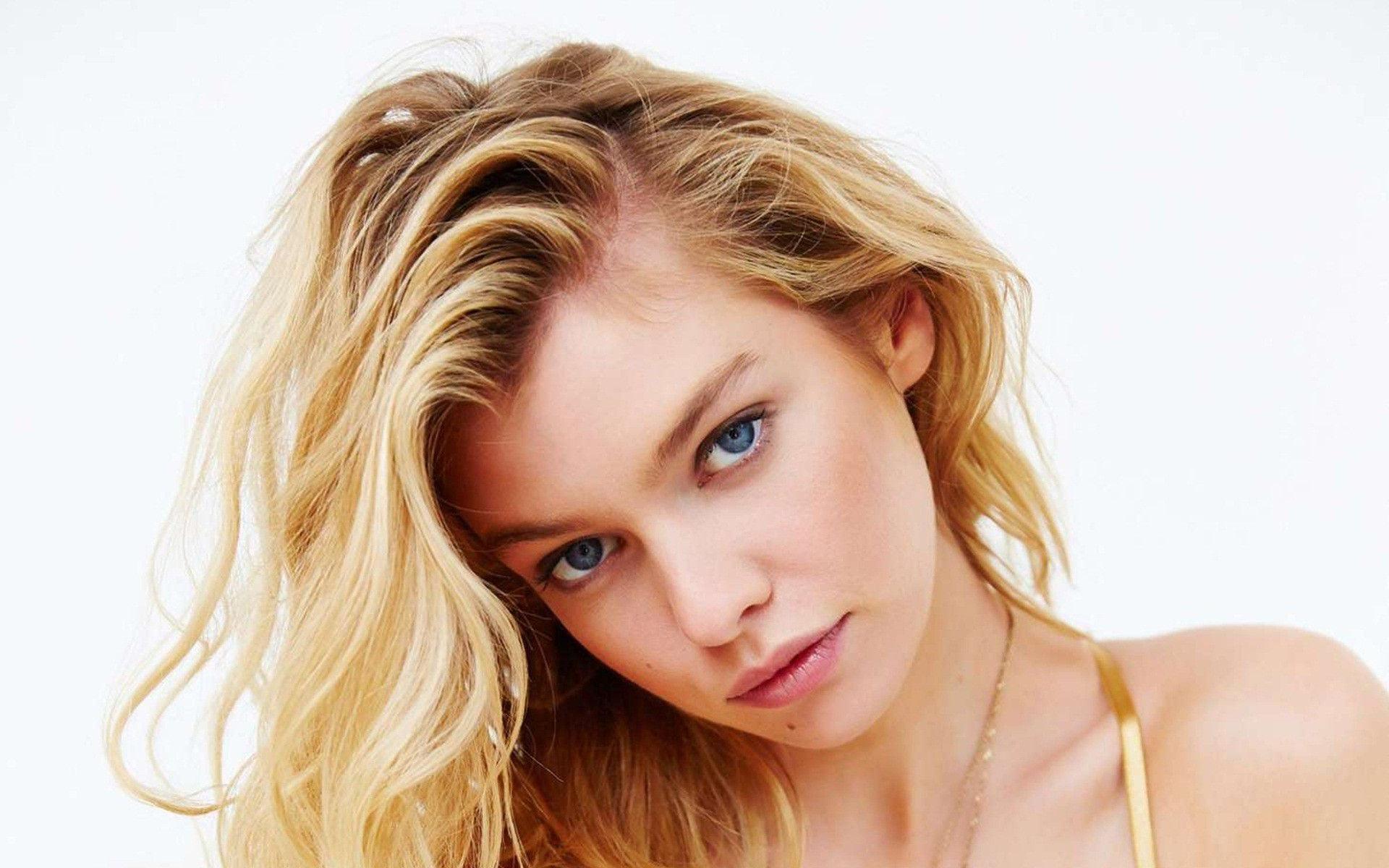 Stella Maxwell Wallpapers Top Free Stella Maxwell Backgrounds