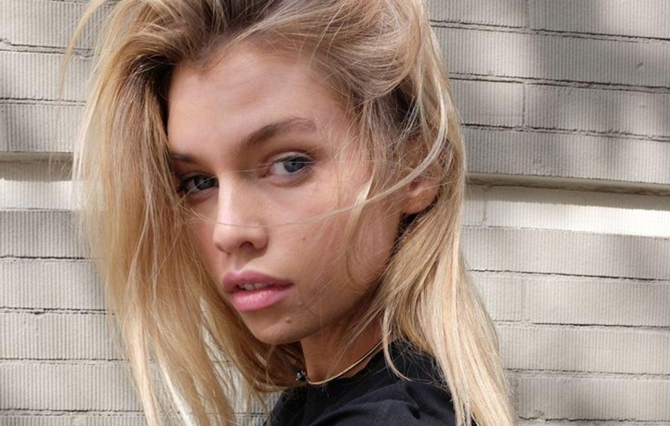 1366x868 Stella Maxwell wallpaper HD Download
