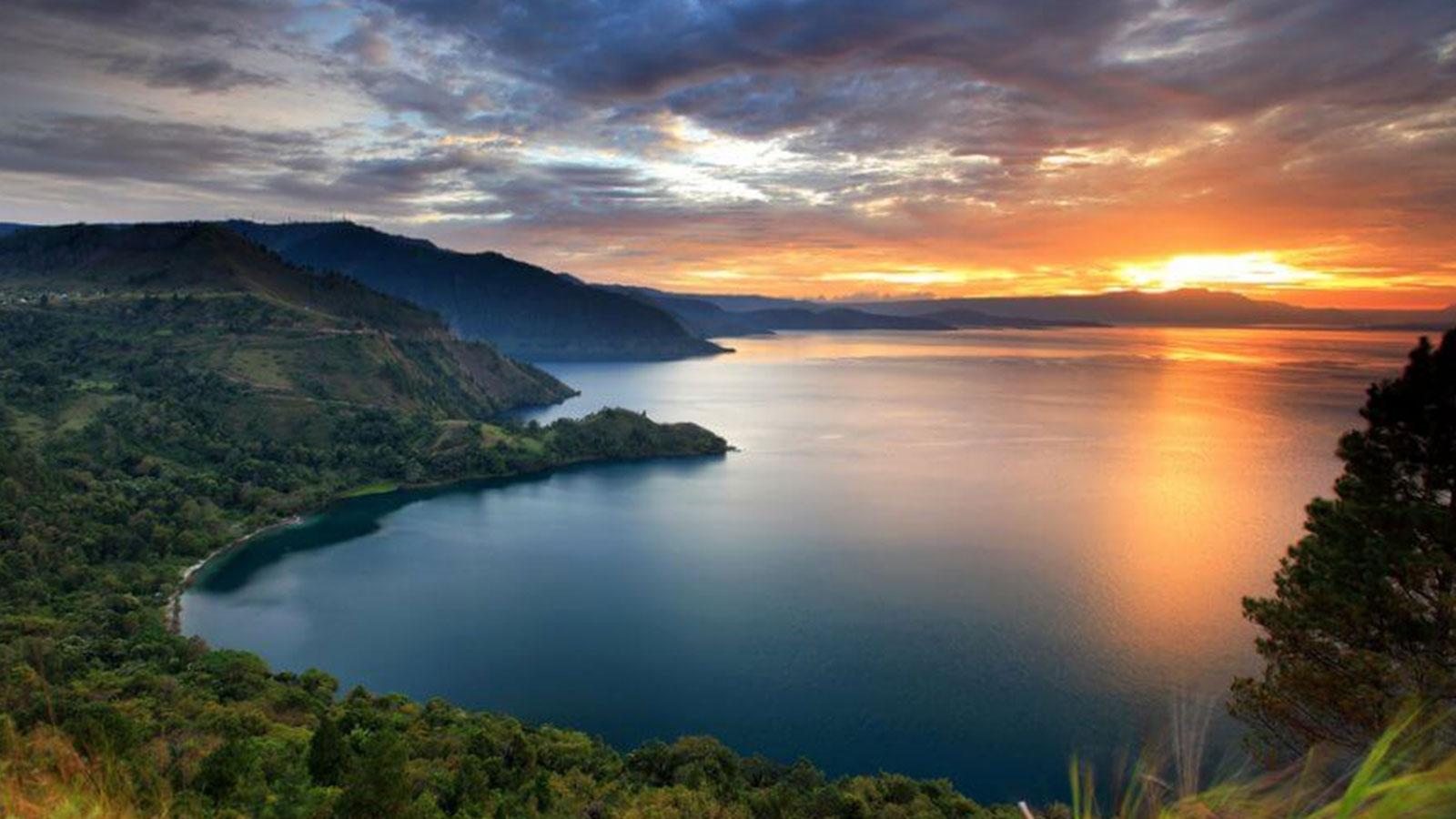 1600x900 Beautiful Lakes in Indonesia. Authentic Indonesia Blog