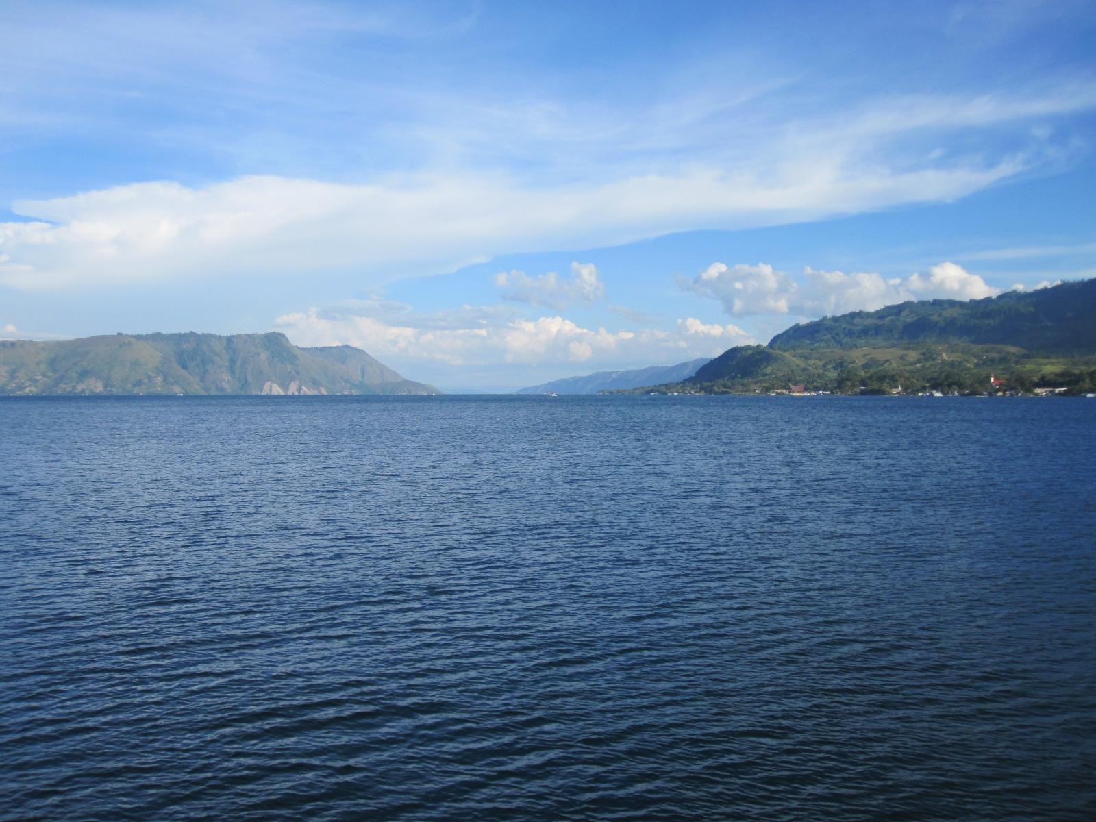 1600x1200 When will Lake Toba erupt again? Magma reservoirs growing under Indonesia supervolcano