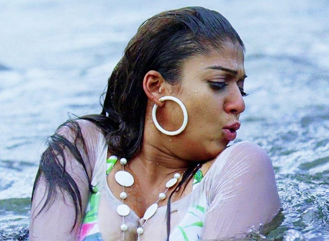 1087x797 Nayanthara hot in villu. Indian actress hot pics, Beautiful indian actress, Most beautiful indian actress