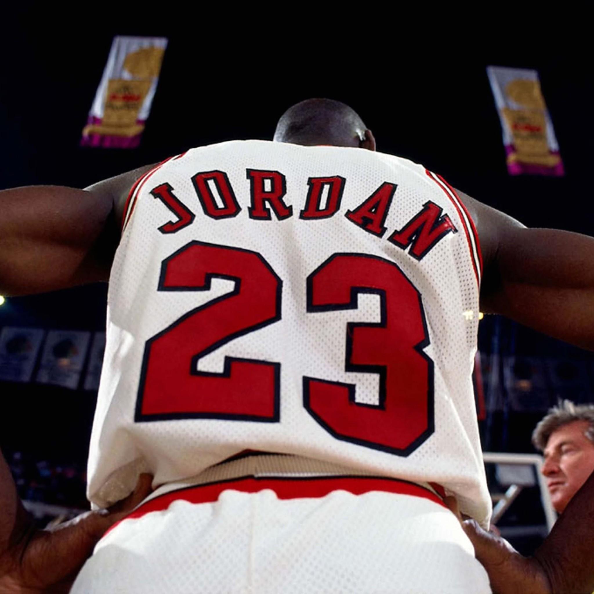 Michael Jordan Jersey Wallpaper by llu258 on DeviantArt  Bulls wallpaper,  Michael jordan jersey, Chicago bulls wallpaper