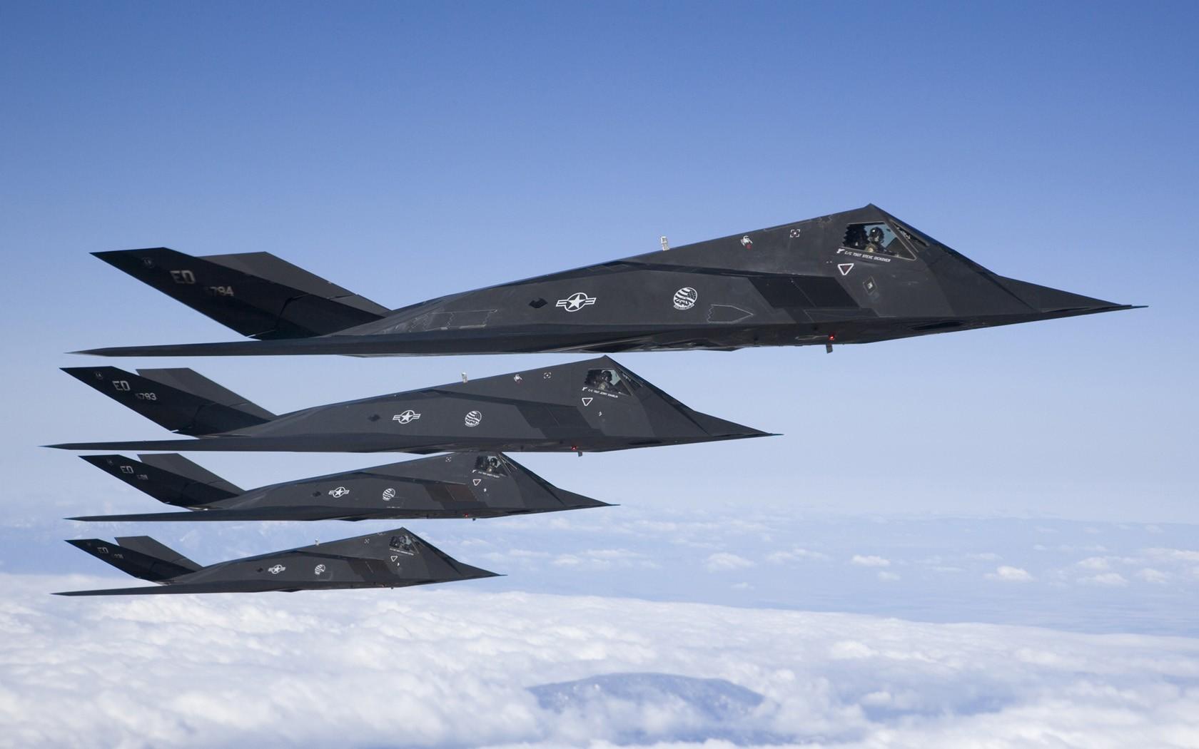 1680x1050 War, Military, Airplanes, USA, Stealth Bomber, Lockheed F 117 Nighthawk Wallpaper