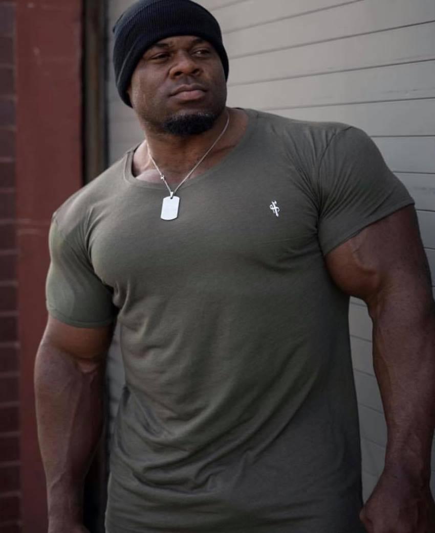 850x1043 Kai Greene Unseen Photo