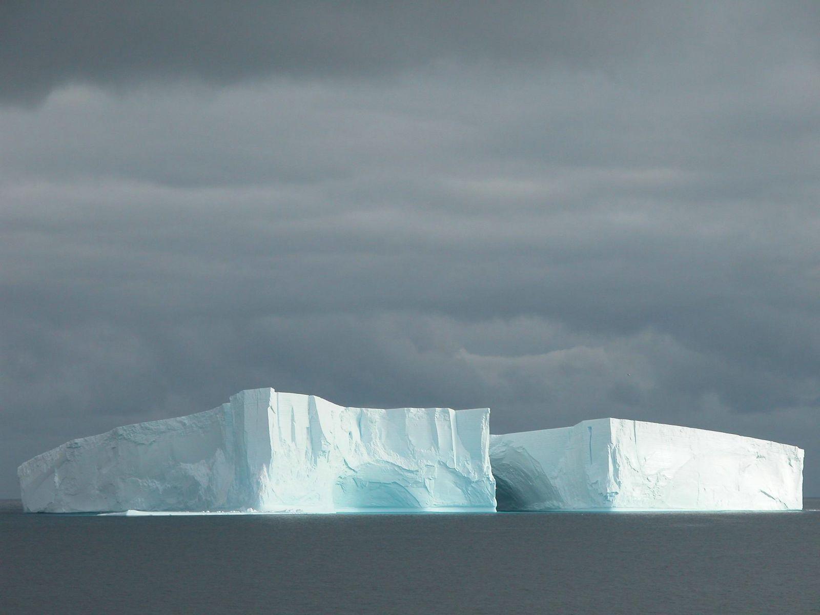1600x1200 Icebergs