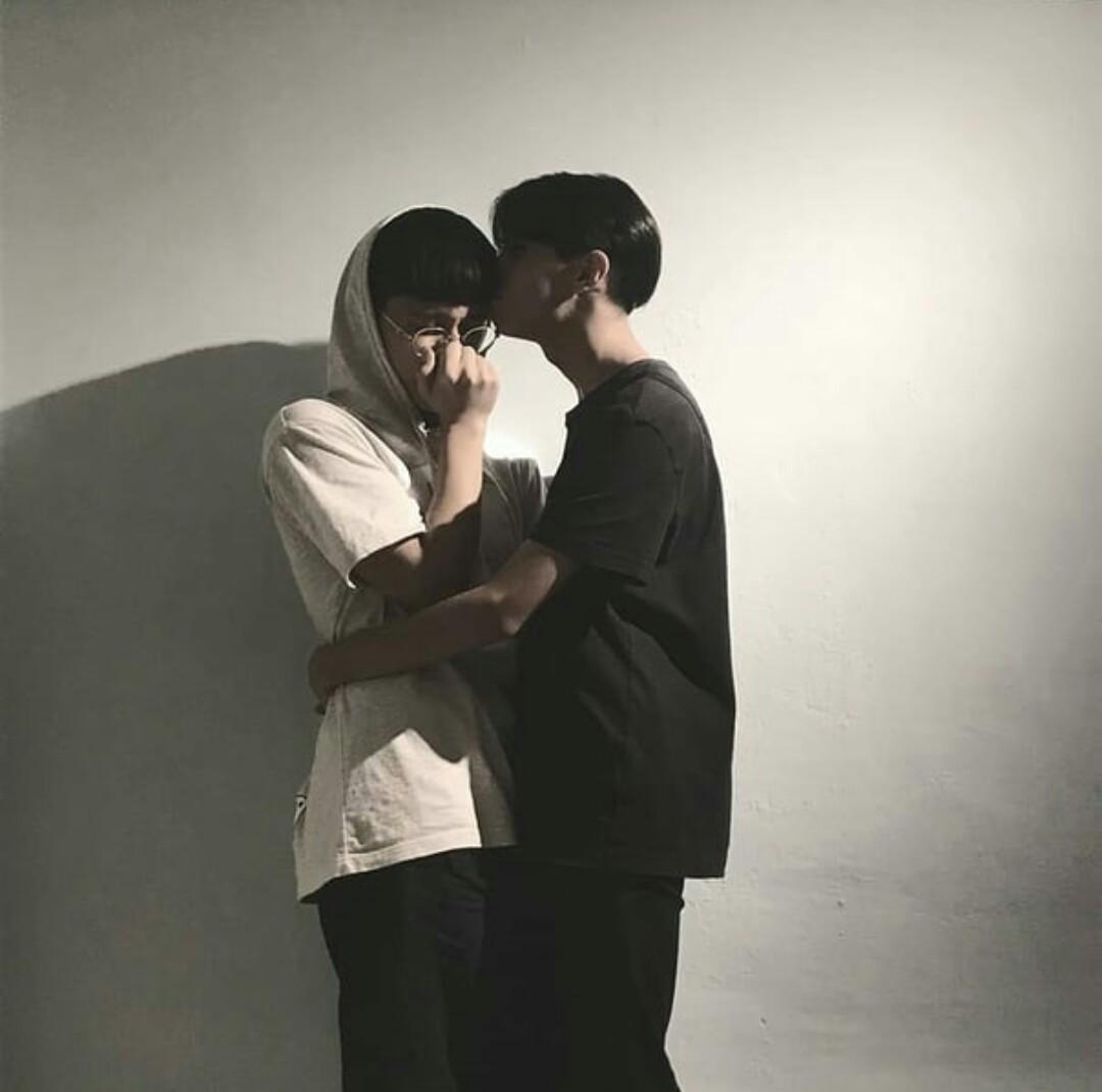 1080x1070 Faceless Hugging Ulzzang Gay Couple Aesthetic Wallpaper Portal