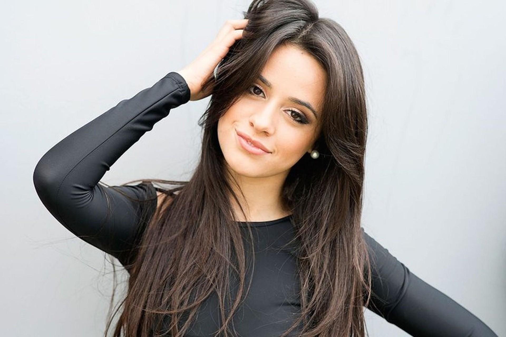 1920x1280 Camila Wallpaper