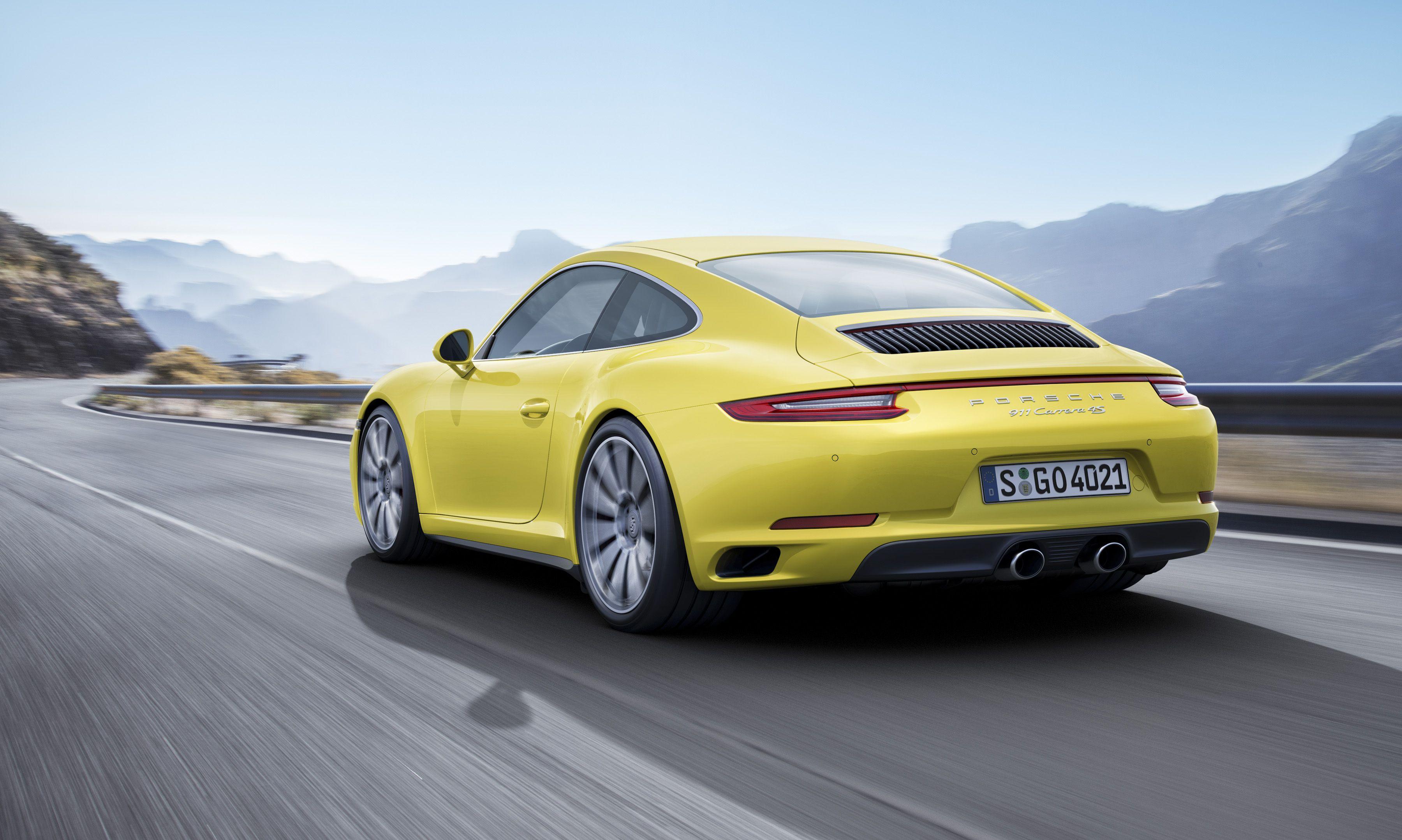 3600x2157 Porsche 911 Carrera 4 and 911 Targa 4 with turbocharged engines