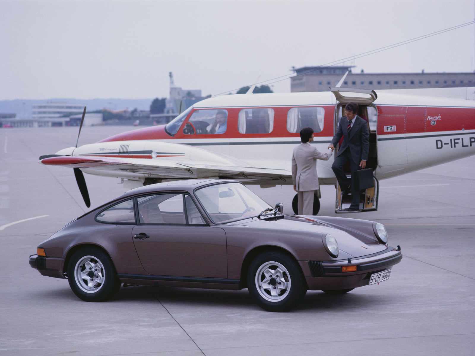1600x1200 Porsche 911 2.7