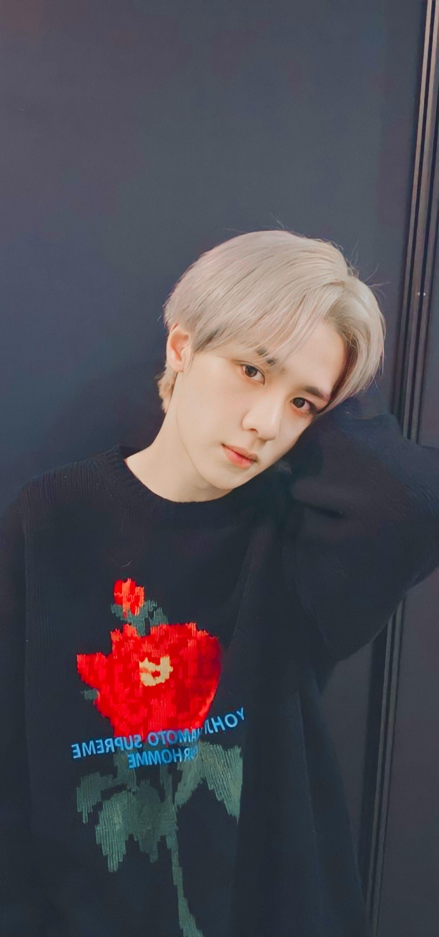 1424x3040 Kun. WayV. NCT. Wallpaper. Lockscreen. Aesthetic. Pacar pria, Gambar, Pria