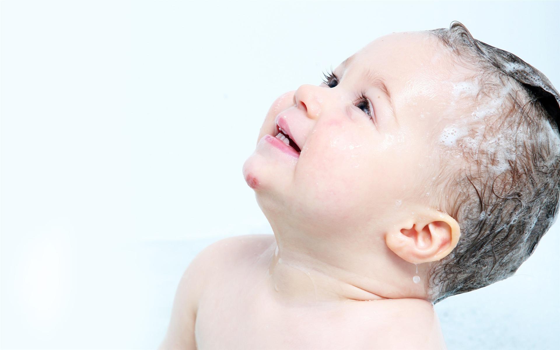 1920x1200 Cute Baby Boy Background Free Download