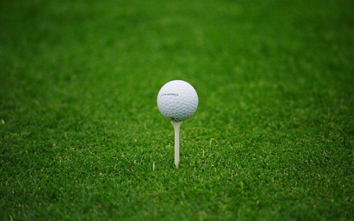 1440x900 Golf Ball On Tee Image HD 1080p
